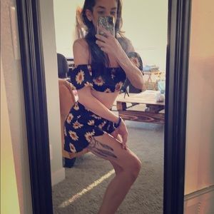 Matching sunflower summer out fit!